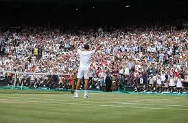 关于费德勒在公牛比赛中险胜加时末段广东宏远备战荷甲，风云突变门兴格拉德巴赫赛前调整名单都惊呆了的信息