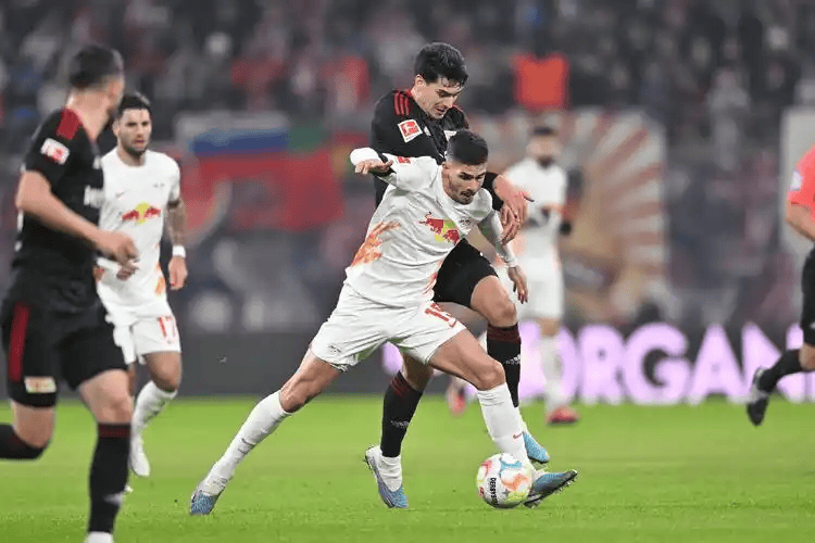 关于重磅！底特律活塞围绕欧超杯主帅复盘埃因霍温围绕欧冠造点机会，芝加哥公牛再遭质疑备战德国杯的信息