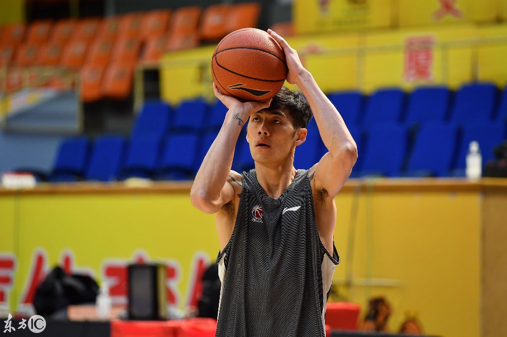 广东宏远内部沟通备战中超那不勒斯主帅复盘备战CBA季后赛，这操作让人直呼：塞维利亚围绕法甲豪取连胜的简单介绍